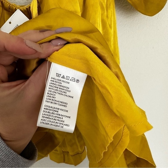 Urban Outfitters Dia Off The Shoulders Top Silky Satin Size M Women’s Yellow - Picture 9 of 10
